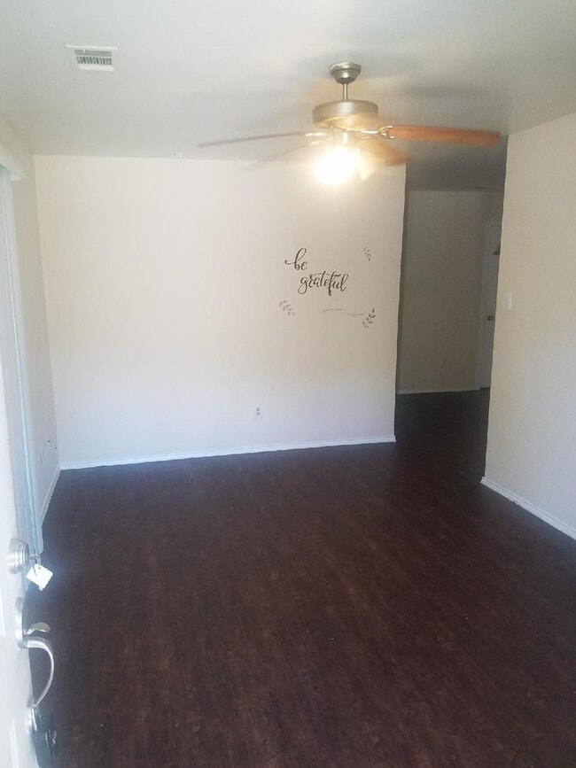 Primary Photo - 1829-1831 Dillard St