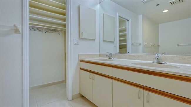 Building Photo - 5400 Eagles Point Cir