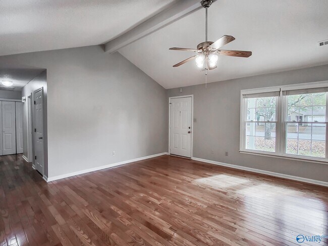 Building Photo - 116 Portal Ln