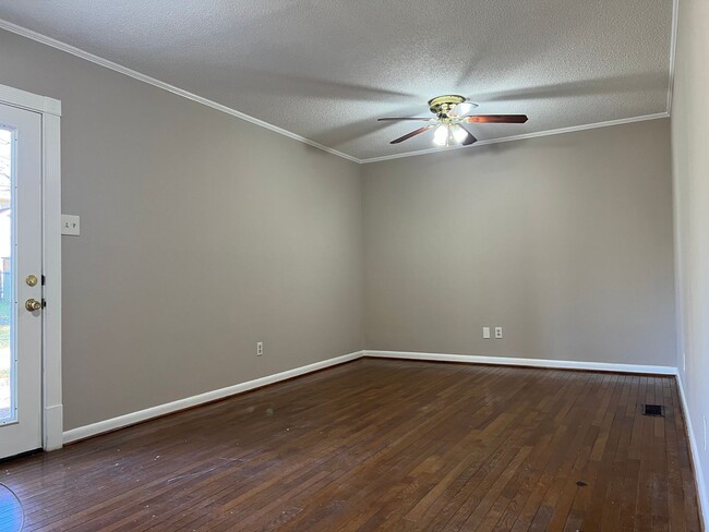 Building Photo - 6521 Corsica Dr