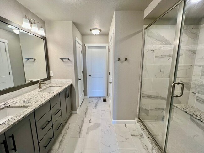 Building Photo - Gorgeous 3 Story Home in close to Cottonwo...