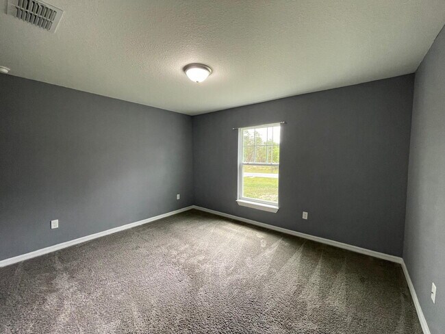 Building Photo - **Beautiful 3 Bd 2 Bath!! AVAILABLE AFTER JUNE 15TH**