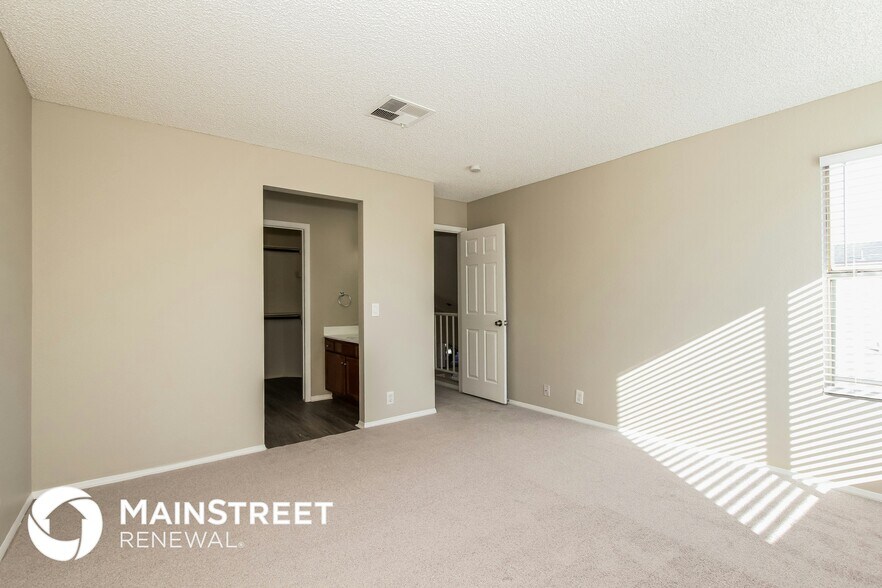 Building Photo - 4033 W Camino Vivaz