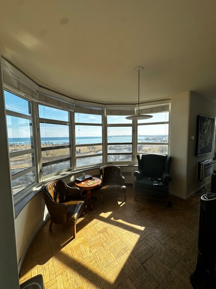 Building Photo - 1260 N Prospect Ave