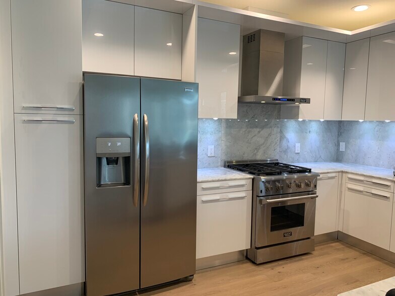 Soft close cabinets - 3923 Cole Ave