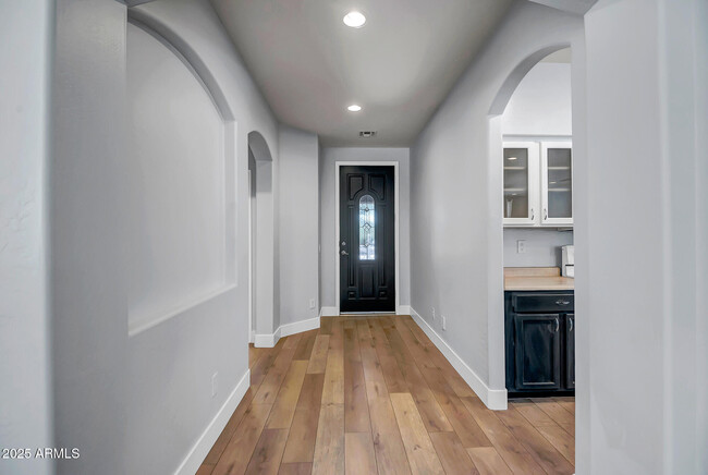 Building Photo - 4512 W Stoneman Dr