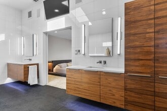 Building Photo - 16831 Thomas Chapel Dr