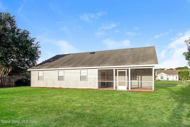 Building Photo - 1366 Whaling Ave SE