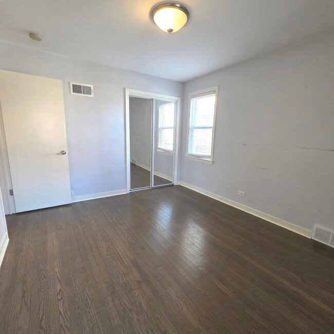 Building Photo - 8845 Bronx Ave