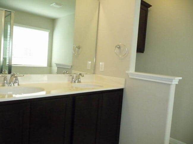 Building Photo - 18409 Bandelier Dr