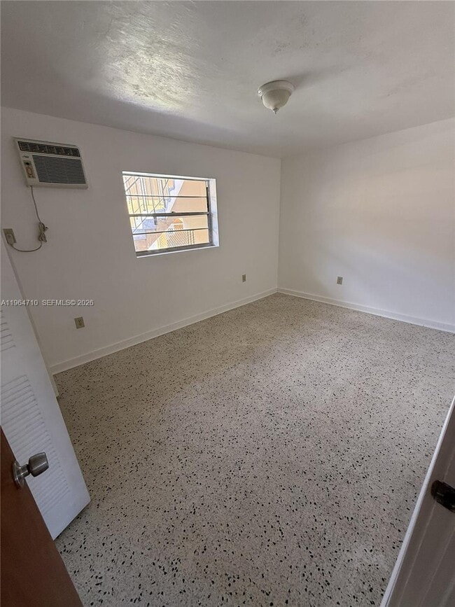 Building Photo - 926 NW 5th St