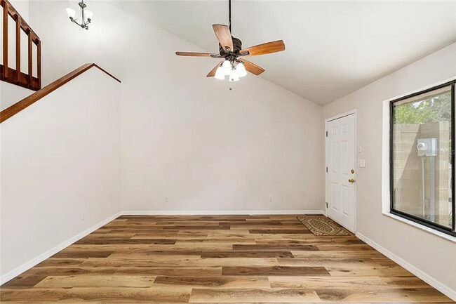 Building Photo - 4724 SW 67th Terrace