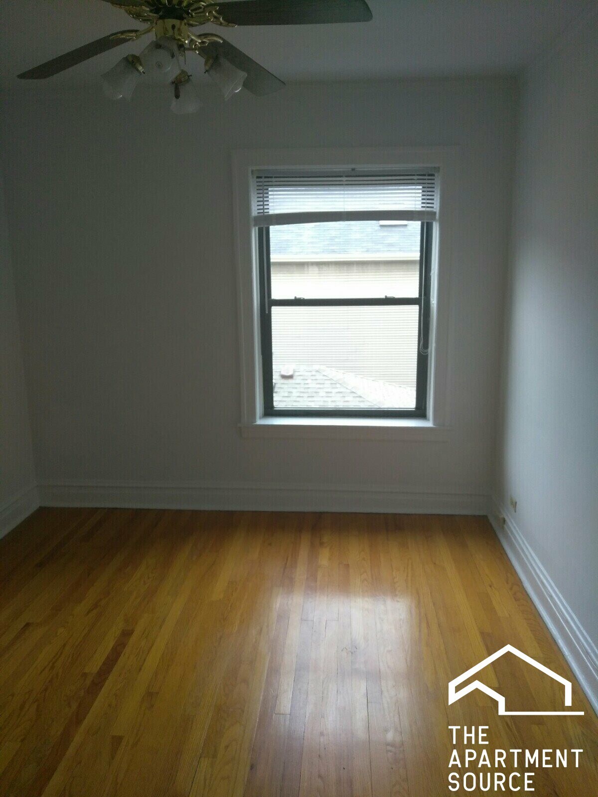 Building Photo - 1913 W Larchmont Ave