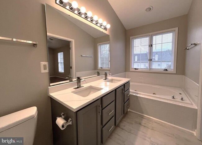 Building Photo - 2035 Madrillon Springs Ct