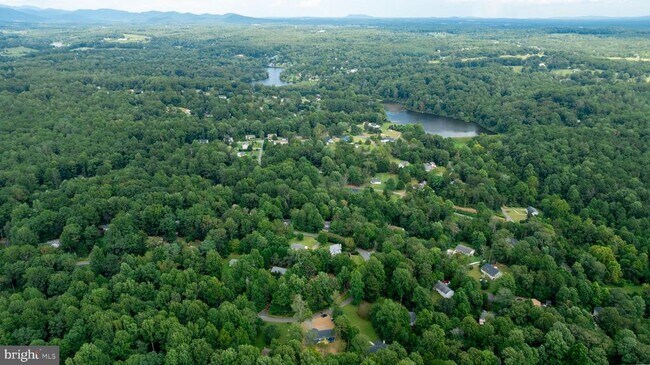 Building Photo - 307 Larkspur Rd