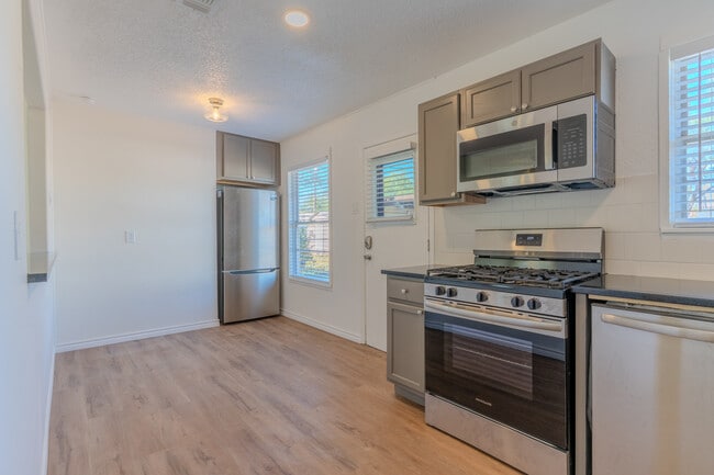 Building Photo - 5250 Durango Dr