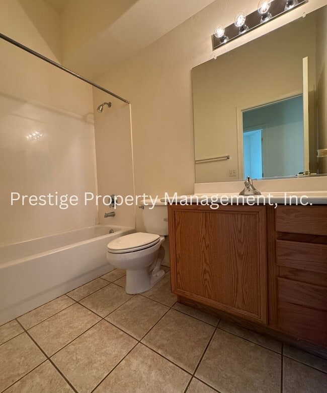 Building Photo - 3/2 Spacious Vail Home, Must See!