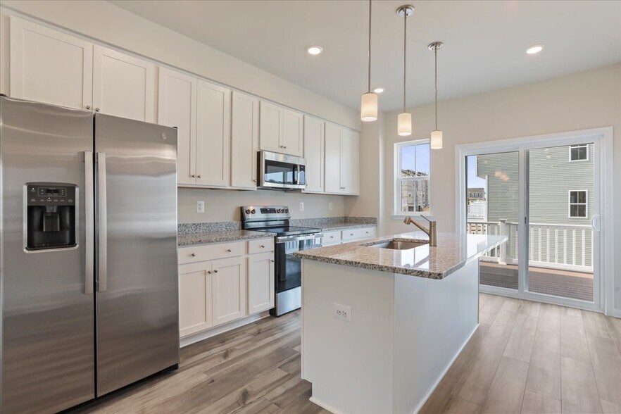 Building Photo - 331 Sandy Bottom Cir