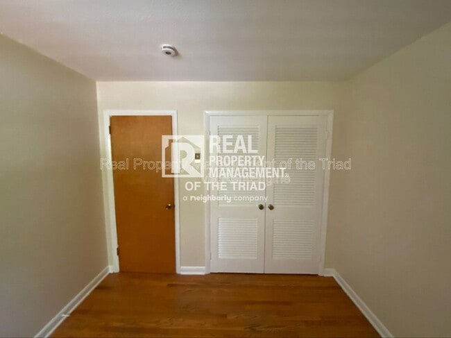 Building Photo - 926 Hilltop Blvd