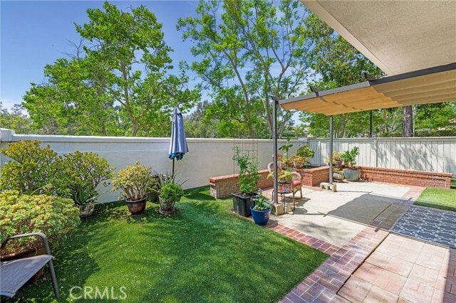 Building Photo - 2 Vía Entrada