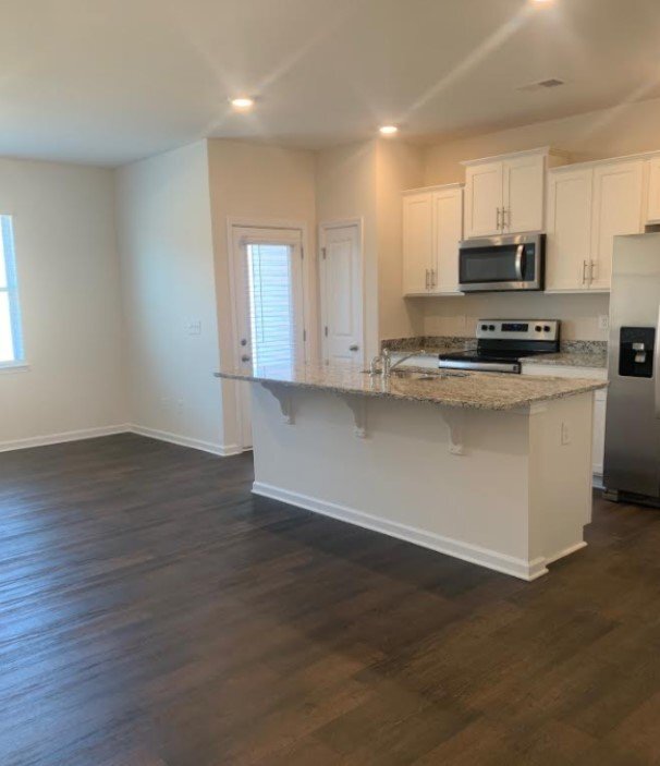 Building Photo - Spacious 3 Bed Townhouse with 2 Full Baths in Greer, SC -