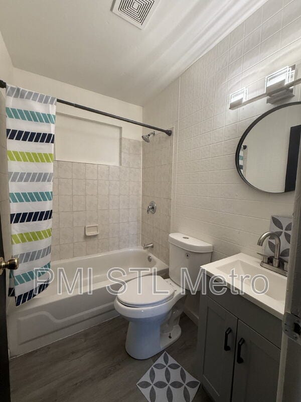 Building Photo - 10736 Spring Garden Dr