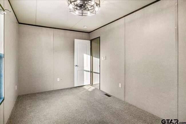 Building Photo - 409 Willow Dr