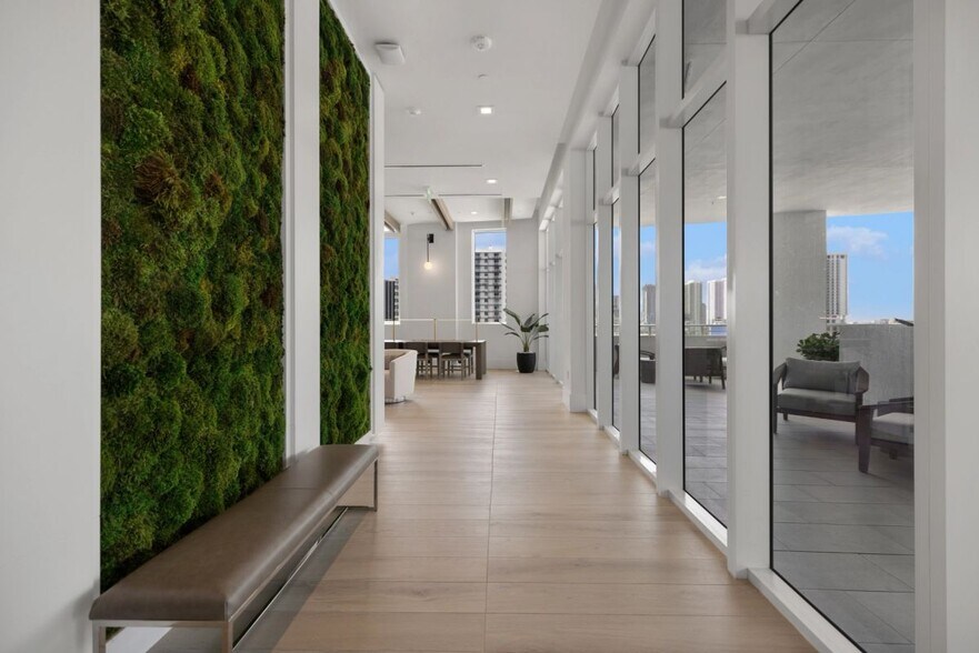 Building Photo - 251 NE 20th St