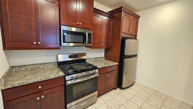 Building Photo - 106 Canter Ct