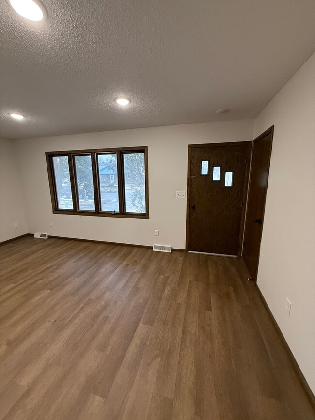 Building Photo - 822 29th St N