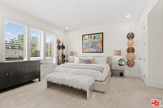 Building Photo - 137 S Spalding Dr