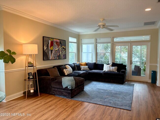 Building Photo - 169 Sunset Cir N