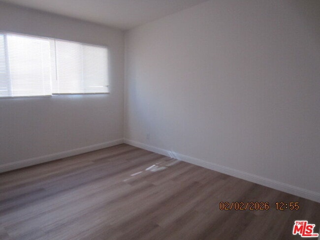 Building Photo - 811 S Wilton Pl