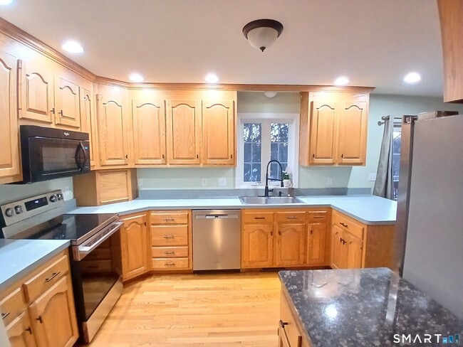 Building Photo - 100 Beacon St