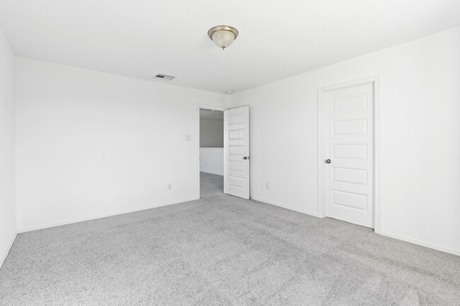 Building Photo - 5742 Aurora Grns Ln