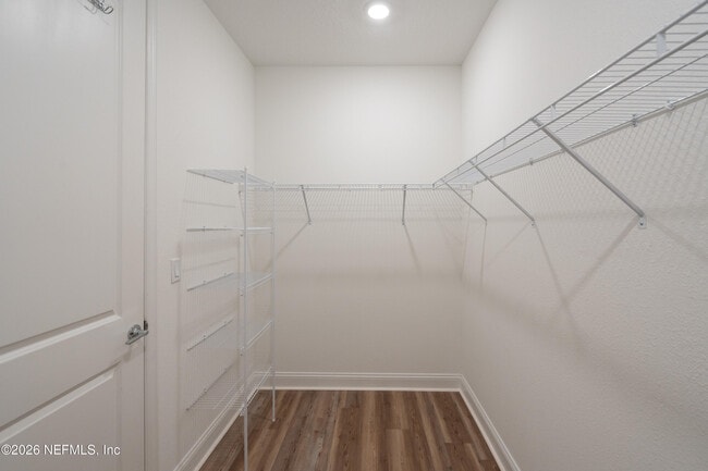 Building Photo - 260 Oaklawn Ct