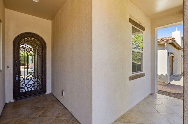 Building Photo - Encanterra Golf Community