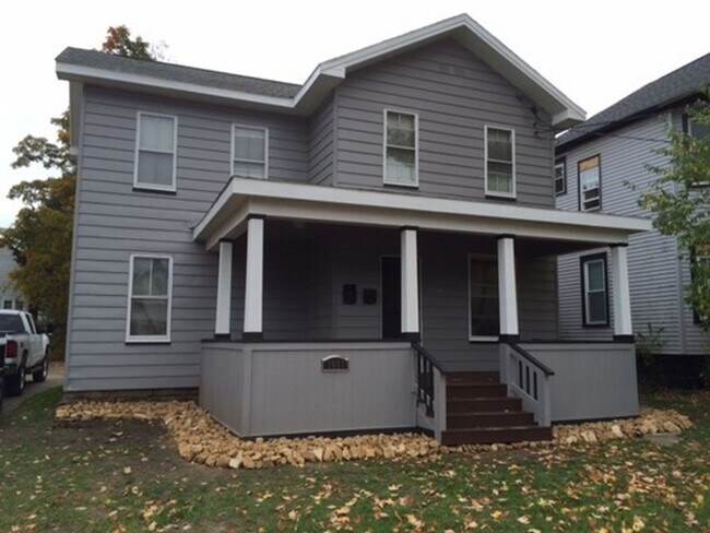 Building Photo - 1051 Liberty St