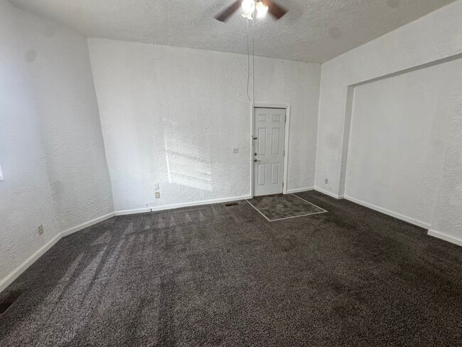 Building Photo - 1214 W Havens St