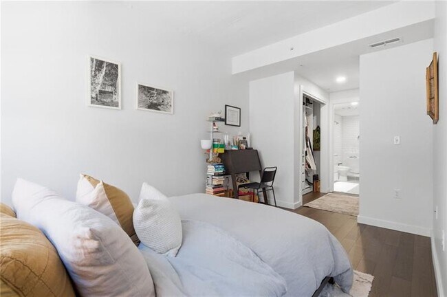 Building Photo - 2545 Penn Ave