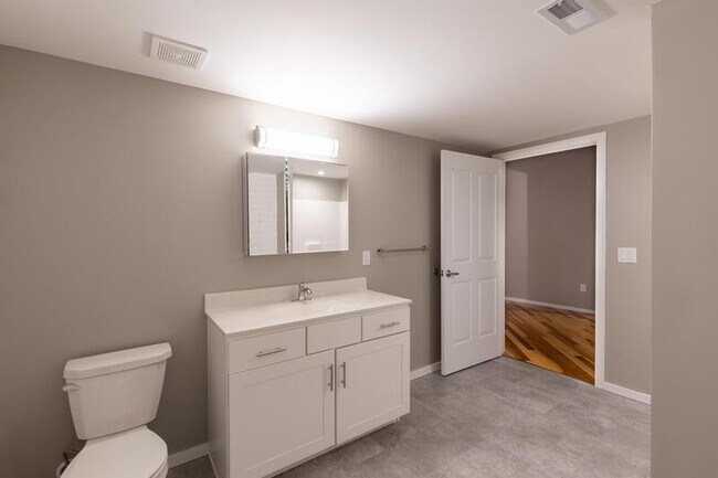 Building Photo - 116 N 4th St