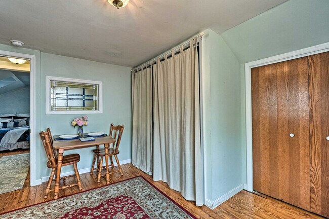 Building Photo - 1414 Regester Ave