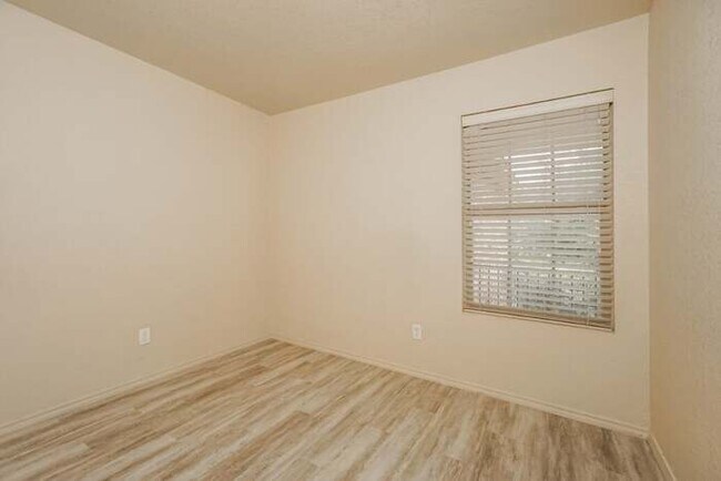 Building Photo - 5615 Degan Way