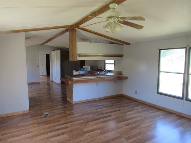 Building Photo - 104 Herald Pl