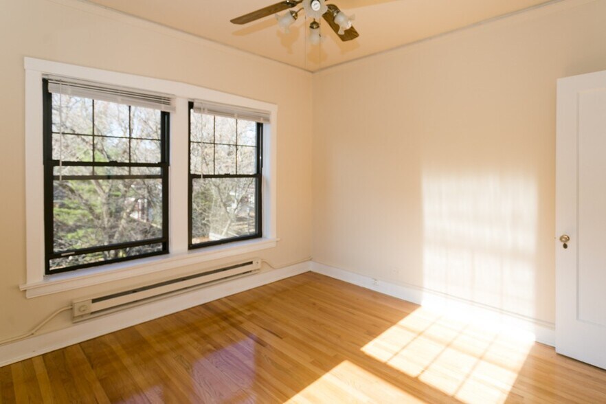 Building Photo - 1326 Oak Ave