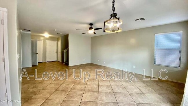 Building Photo - 721 W Flaming Arrow Dr