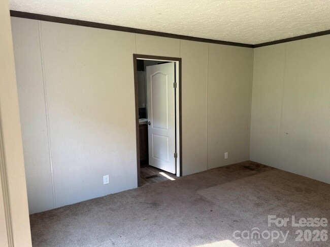 Building Photo - 115 Kimberly Cir