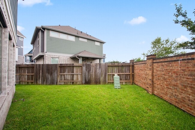 Building Photo - 15823 Black Grouse Dr