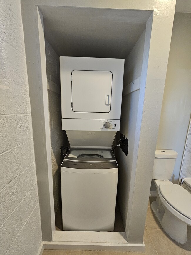 Building Photo - 425 Talbot Ave