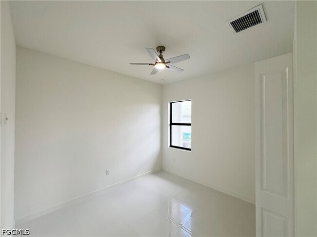 Building Photo - 2113 NW 41st Ave